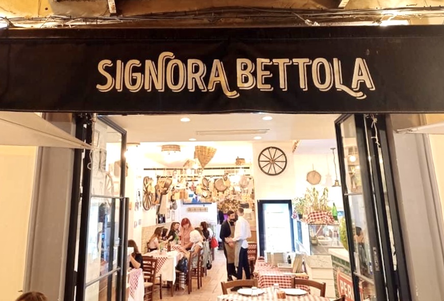 Napoli Food White: Signora Bettola festeggia la zona bianca